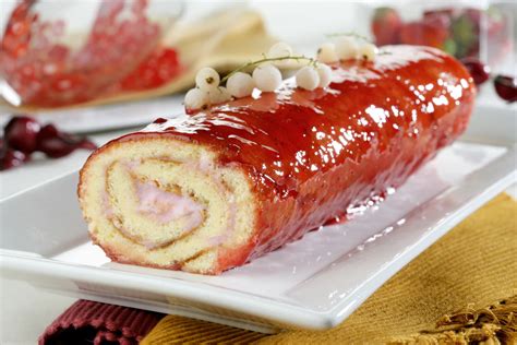 Brazo De Gitano Relleno De Fresa Gurm