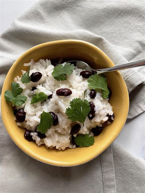 Rice Cooker Lime-Coconut Rice with Cilantro and Black Beans – Octofree