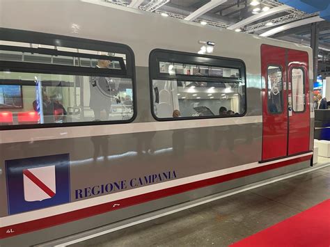 A Expo Ferroviaria Eav E Stadler Presentano I Nuovi Treni Per Le