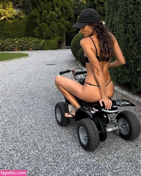 Irina Shayk Irinashayk Theirishayk Nude Leaked Photo Fapello