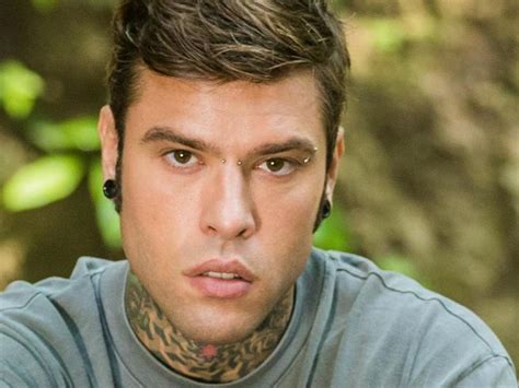 Fedez Mette In Guardia Fate Attenzione Se Avete Figli Piccoli