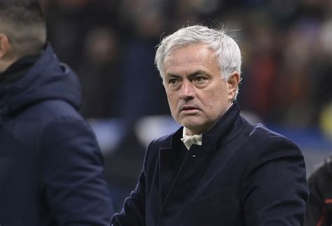 Mourinho Pronto Alla Sua Rivoluzione Un Mix Di Giovani Ed Elementi