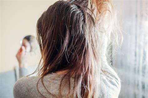 Greasy Hair 10 Ways To Treat And Prevent It According To Experts