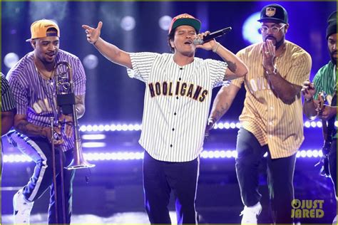 Bruno Mars Performs 'Perm' at BET Awards 2017 (Video): Photo 3919672 ...