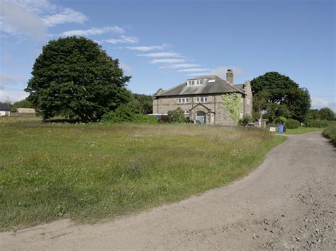 Marine Esplanade Ravenscar Habiloid Cc By Sa 2 0 Geograph Britain