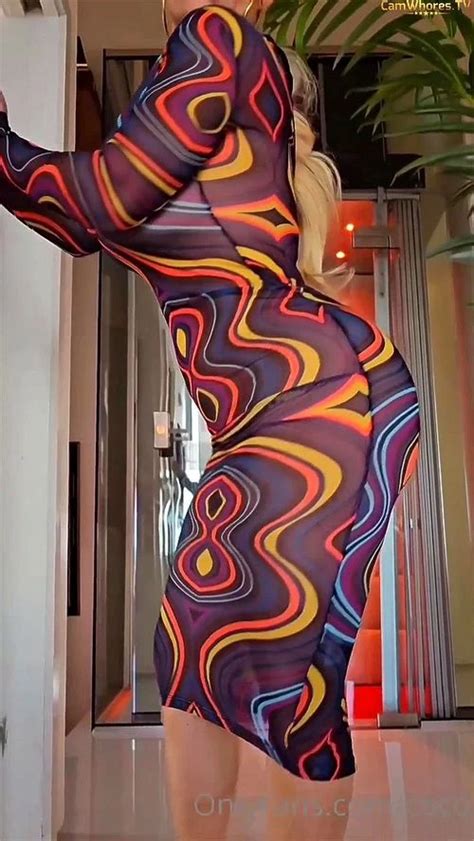 Watch Coco Milf Sexy Body Striptease Porn SpankBang