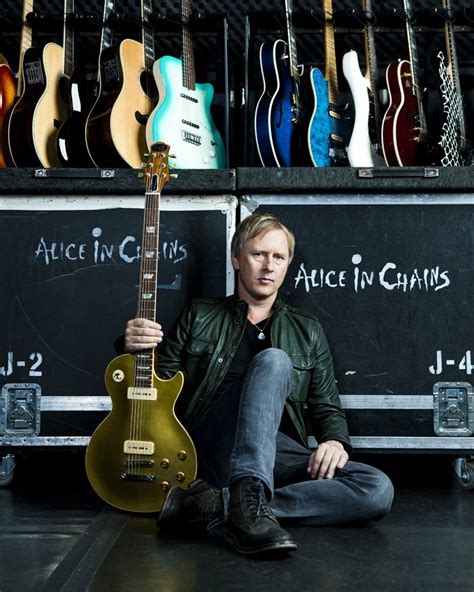 Jerry Cantrell Tells How Alice In Chains Buried Their Past With The