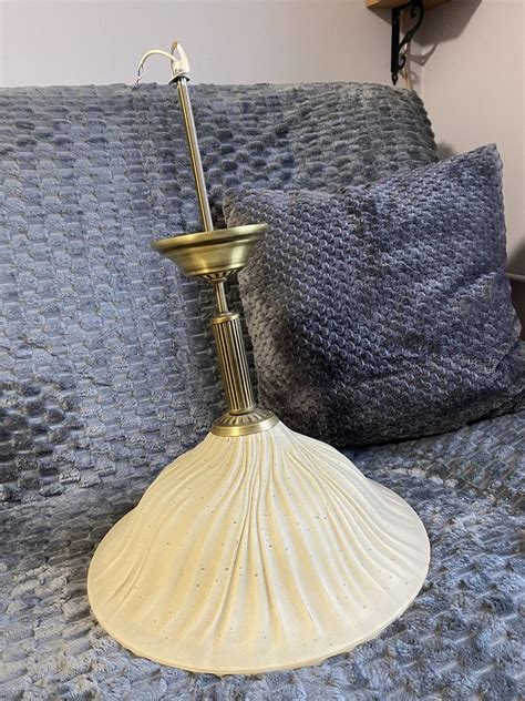 Wisz Ca Lampa Ze Szklanym Kloszem Chotom W Olx Pl