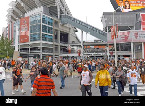 Browns fans leaving stadium hi-res stock photography and images - Alamy