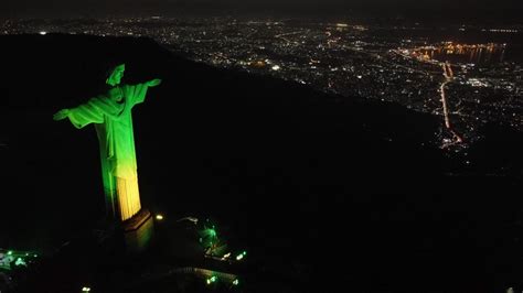 Cristo Redentor Se Viste De La Canarinha Para Recordar Los A Os Del