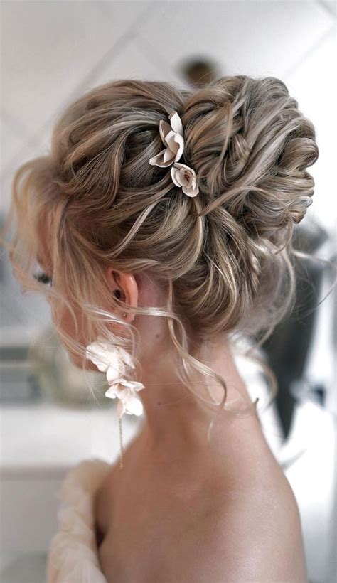 Classic Wedding Hairstyles That Never Go Out Of Style Textured