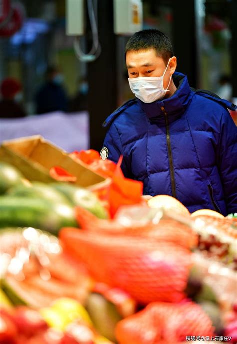 石家庄超市蔬菜货品销售快，肉类和水果供应充足！ 搜狐大视野 搜狐新闻