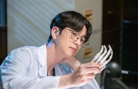 K Drama Menfess On Twitter Satu Satunya Dokter Normal Di Doldam