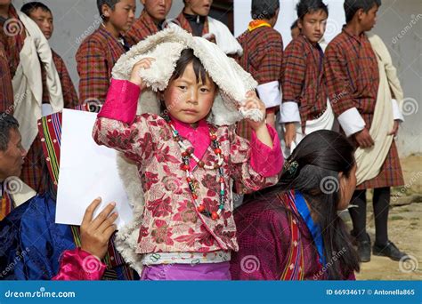 Bhutanese Child At The Gangtey Monastery Gangteng Bhutan Editorial