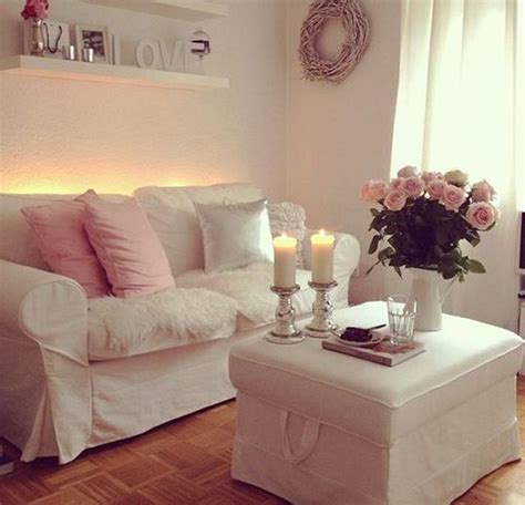 Awesome 35 Lovely Roses Decor for Living Room. More at https ...