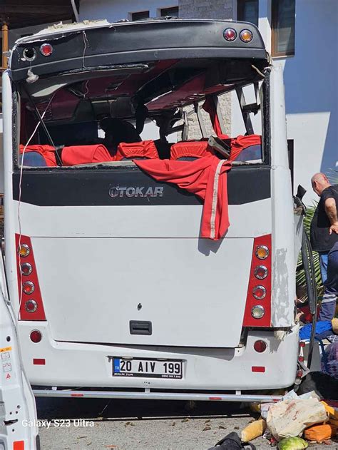 Denizli Plakal Minib S Akyaka Da Kaza Yapt L Ve Yaral Lar Var