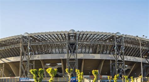 Napoli Lo Stadio San Paolo Il Tempio Del Calcio Snav Magazine