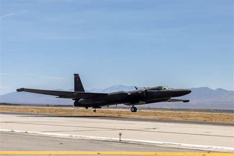 Primer vuelo del avión espía U 2 con actualización de la aviónica