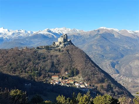 Sacra Di San Michele Wahrzeichen Des Piemont Insieme Piemonte