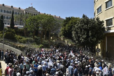 بعدسة جنوبية اعمال شغب في رياض الصلح وتوجيهات للقوى الأمنية جنوبية