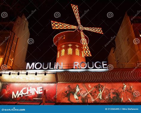 El Moulin Rouge París Es Uno De Los Lugares Más Bellos Y Románticos Del