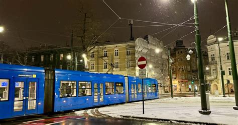 Trudny Poranek Dla Pasa Er W Komunikacji Miejskiej Wykolejenie