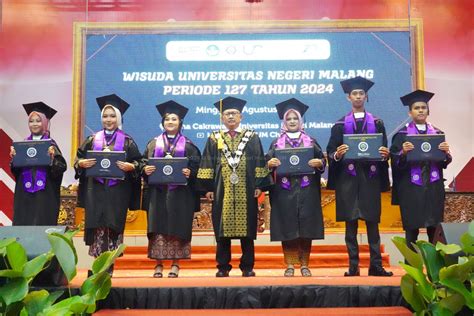 Galeri Wisuda Universitas Negeri Malang Periode Tahun