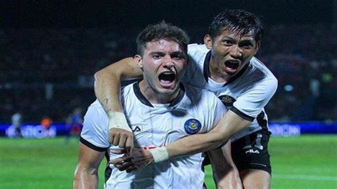 Pemain Berkebangsaan Brasil Yang Sempat Tolak Persib Bandung Pakai Kaus