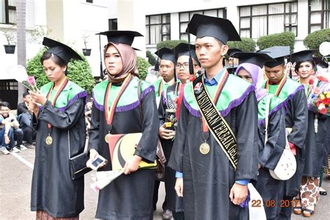 Fpbs Upi Mewisuda Lulusan Fakultas Pendidikan Bahasa Dan Sastra