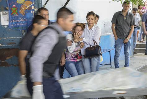 Fotos De Dos Disparos Asesinan A Una Mujer En El Barrio La Lucha El