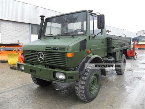 Mercedes Benz Unimog U1300l 1987 Stake Body Truck Photo And Specs