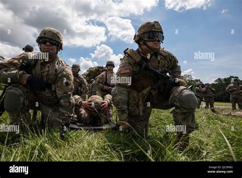 Les Soldats De L Arm E Am Ricaine Et Les Aviateurs De La Us Air Force S