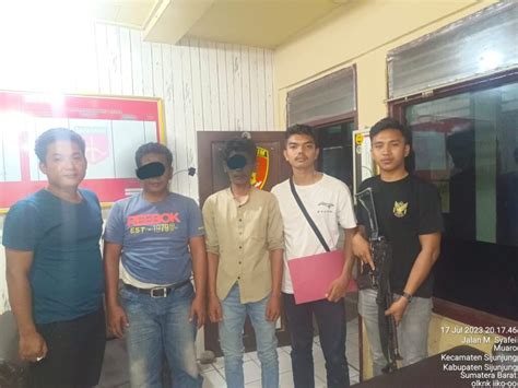 Polisi Sijunjung Berhasil Tangkap Dua Orang Kurir Pengangkut Kayu