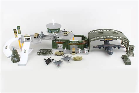 Military Base Playset | Daron | BP96236| TimbukToys