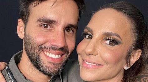 Daniel Cady celebra o aniversário Ivete e os 3 filhos alegria