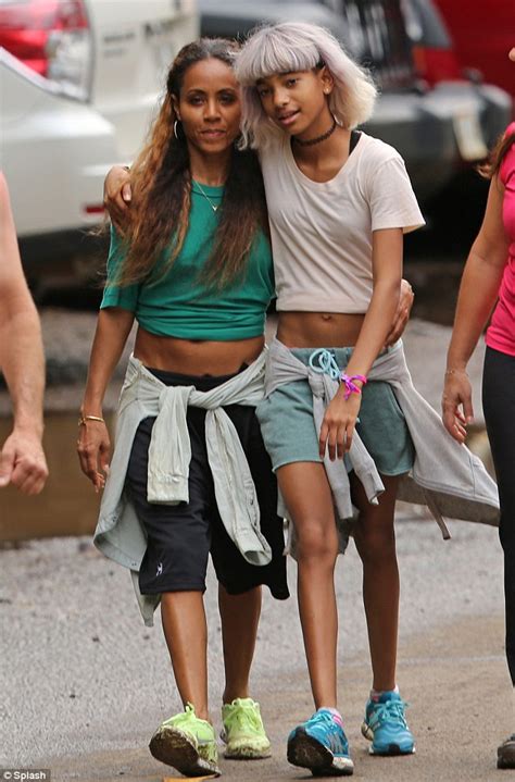 Surfs Up Willow Smith Shoots The Curl During Mother Daughter Holiday In Hawaii Sexy Hot Girl