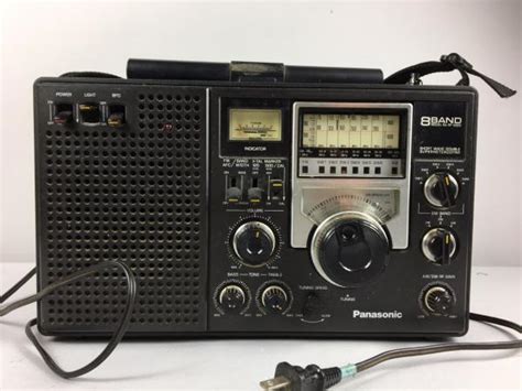 Vintage Panasonic Superheterodyne 8 Band Rf 2200 Shortwave Portable