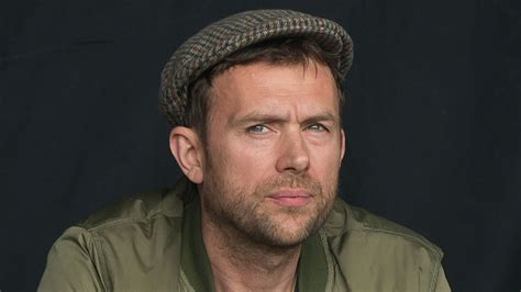 Damon Albarn Voz Y Líder De Blur Y Gorillaz Celebra Su 54 Cumpleaños