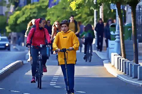 Les V Los Et Trottinettes Lectriques Devront Porter Une