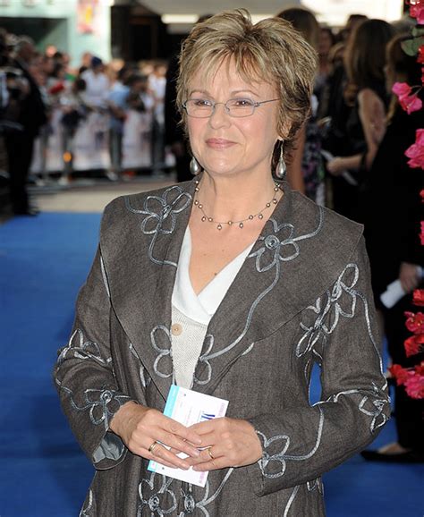 Julie Walters to play Mo Mowlam | HELLO!