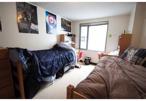 The Pros and Cons of NYU’s Freshman Dorms | Her Campus