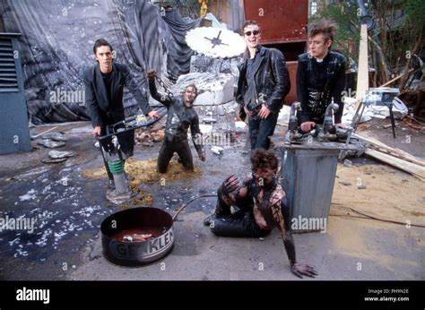 Einstürzende Neubauten deutsche Experimental Band bei einem