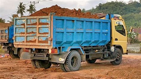 Dump Truk Mobil Dump Truks Tanah Jomplang Muatan Timbunan YouTube