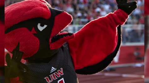 Popular San Antonio mascot gets his wings | KABB