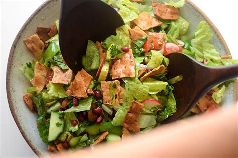 Lebanese Fattoush Salad Bravabod