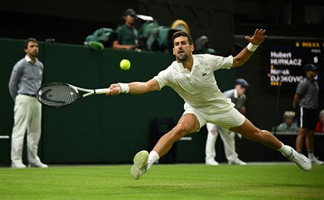 Wimbledon 2023 Djokovic nhọc nhằn đánh bại Hubert Hurkacz