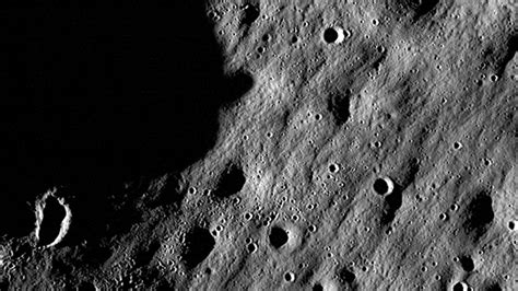 Lunar mapping satellite snaps first test images - CNET