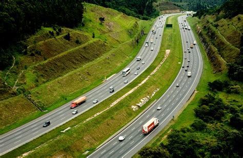 Acidente Na Rodovia Dos Bandeirantes Em Campinas Causa Congestionamento