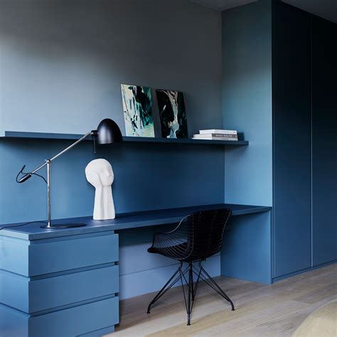 An all-blue room creates a moment of intensity with Dulux Kolya walls ...