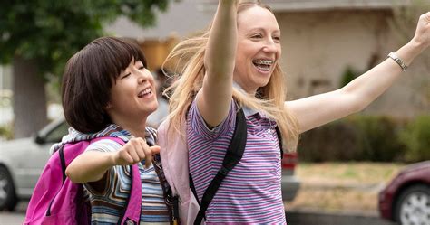 Pen15 Trailer A Raunchy New Hulu Comedy From Lonely Island